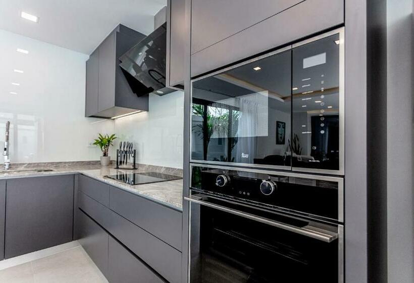 Serenity Jomtien Pool Villas