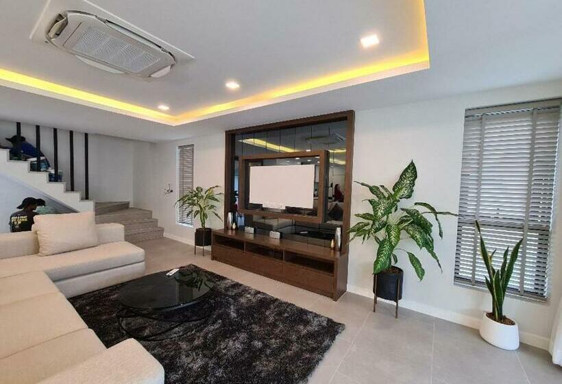 Serenity Jomtien Pool Villas