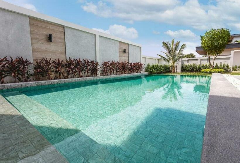 Serenity Jomtien Pool Villas