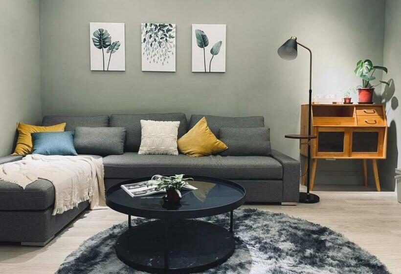 暮川旅宿 走路可達小港機場附兩個停車位