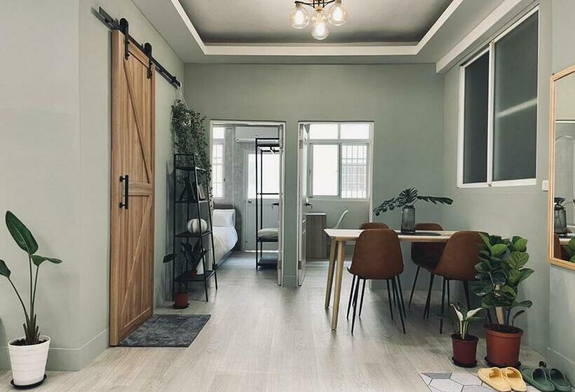 暮川旅宿 走路可達小港機場附兩個停車位