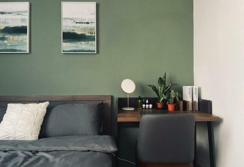 暮川旅宿 走路可達小港機場附兩個停車位