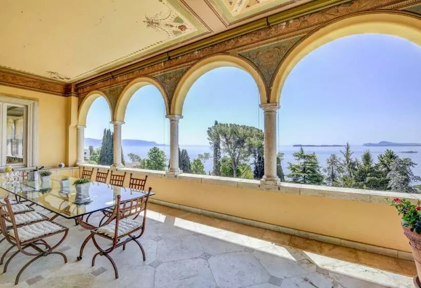 Appartamento La Romantica   Lussuoso Appartamento In Villa Con Vista Lago