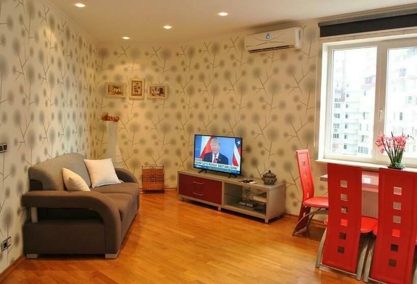 Lovely Apartment In Tolstoi 24/1 Center