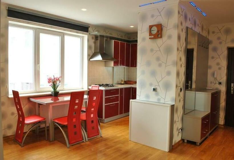Lovely Apartment In Tolstoi 24/1 Center