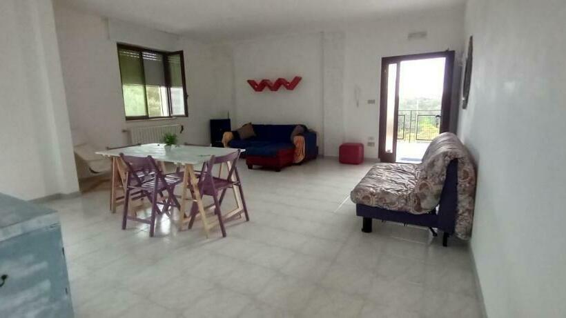 Spazioso Appartamento, Luminoso E Accogliente