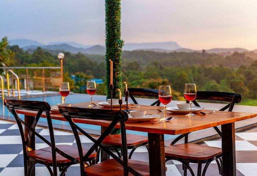 Stayvista S Vine & Splash   Riverside Villa With An Infinity Pool And Indoor Games