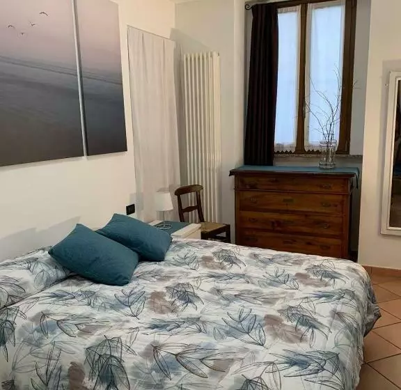 The Royal House   Un Passo Dalla Reggia /en Es It