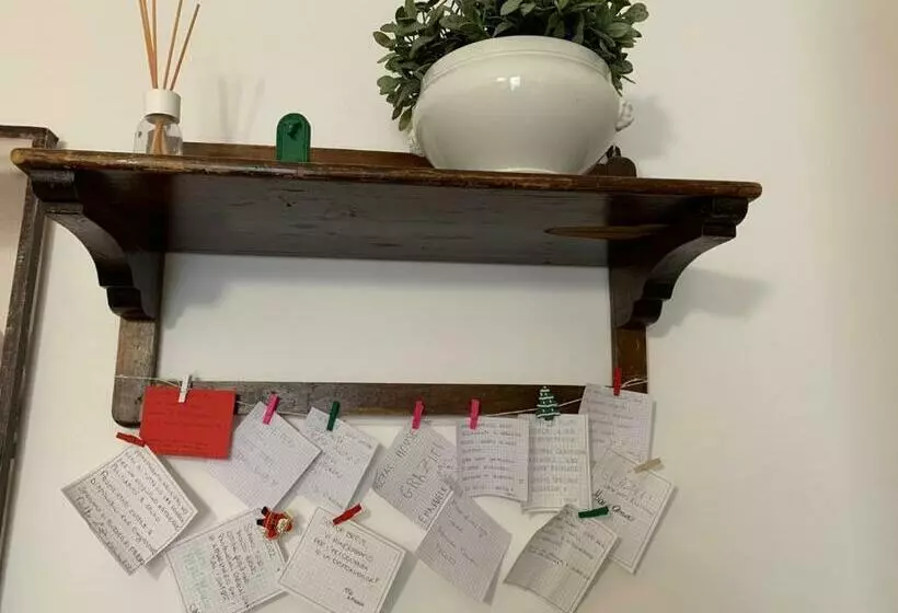 The Royal House   Un Passo Dalla Reggia /en Es It