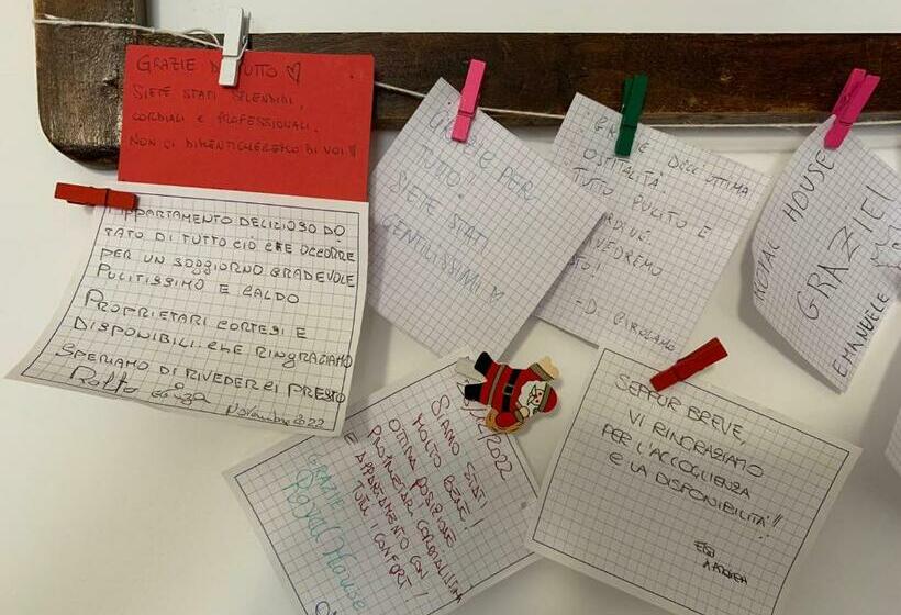 The Royal House   Un Passo Dalla Reggia /en Es It