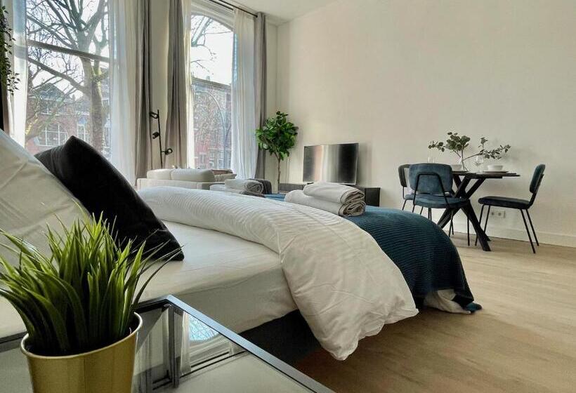 Charming Serviced Studio 40m2  Mnl C