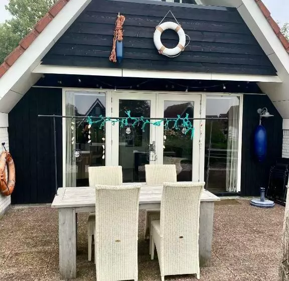 De Lauwersmeer Vogel Mit Eingezäuntem Garten