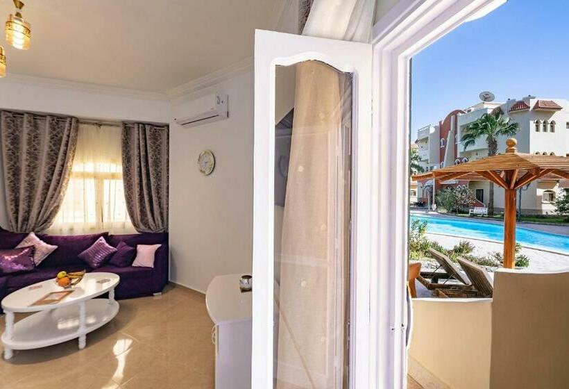 Green Garden Compound Hurgharda Poolside Luxury Ground Level Apartment 127