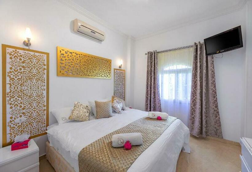 Green Garden Compound Hurgharda Poolside Luxury Ground Level Apartment 127