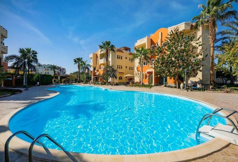 Green Garden Compound Hurgharda Poolside Luxury Ground Level Apartment 127