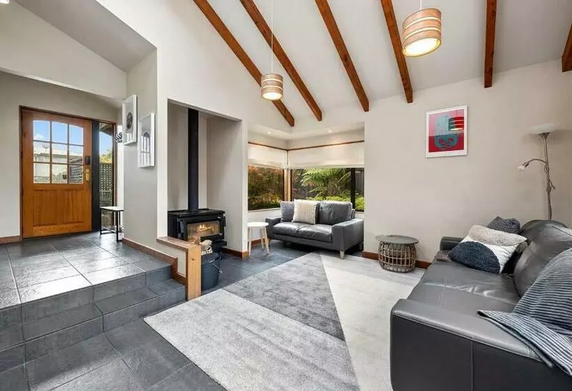 Lake Escape   Taupo