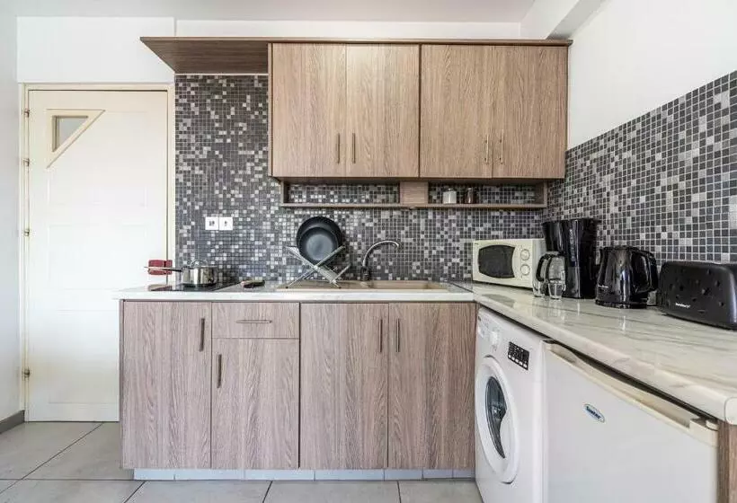 Made With Love 1 Br Apt By Finikoudes Beach