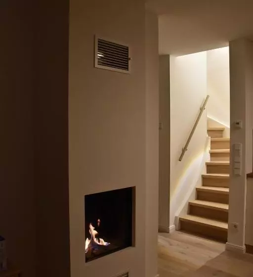 Rosenberg 13 Wohnung 1d Dg Re