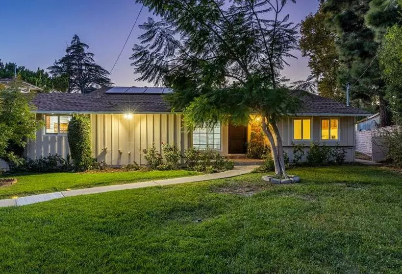 Spacious Home With Garden & Pool