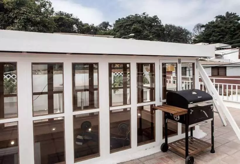 Villa With Rooftop Terrace In Barranco