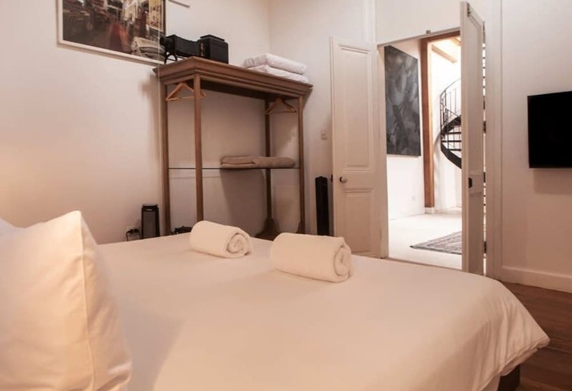 Villa With Rooftop Terrace In Barranco