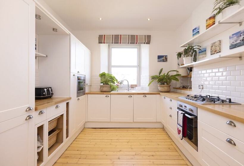 Joivy Gorgeous 1 Bed Flat With A Shared Garden
