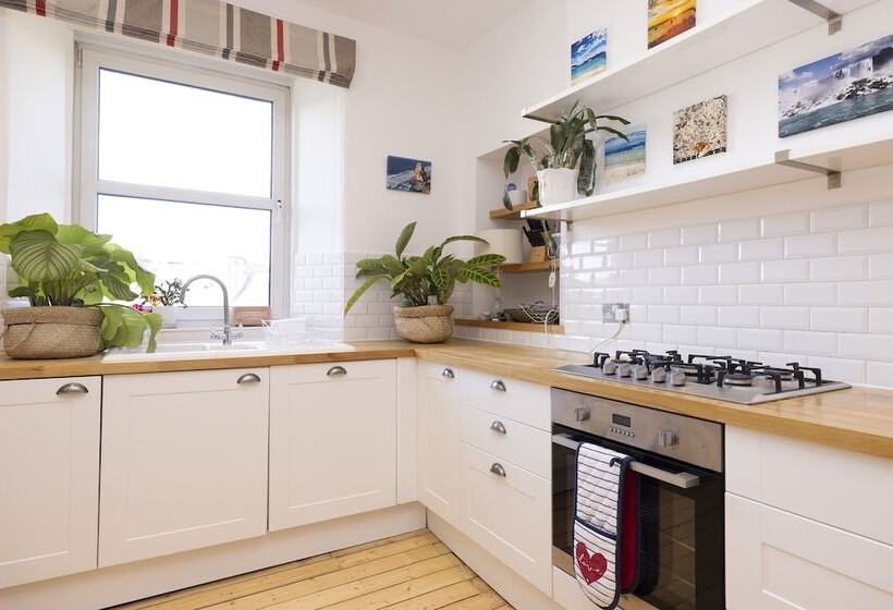 Joivy Gorgeous 1 Bed Flat With A Shared Garden