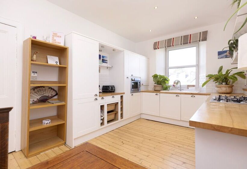 Joivy Gorgeous 1 Bed Flat With A Shared Garden