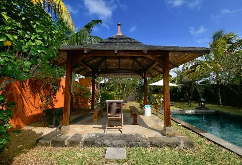 Elegant Villa Bali Style In Blue Bay