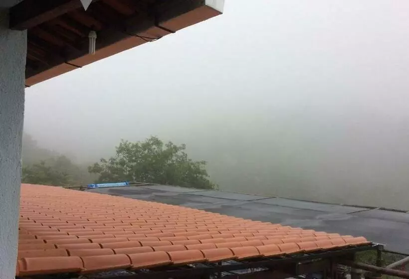 Refúgio Serra Negra   Pe