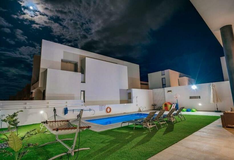 Sunnyvillas 4br New Villa Private Pool In Pernera