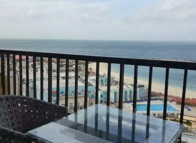 للعائلات فقط The Fardous Apartment Sea View