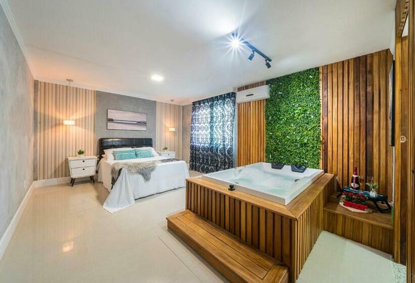 Casa Em Bombinhas Jacuzzi E Lareira Hospedado Por Fotografiabombinhas