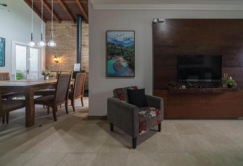 Casa Em Bombinhas Jacuzzi E Lareira Hospedado Por Fotografiabombinhas