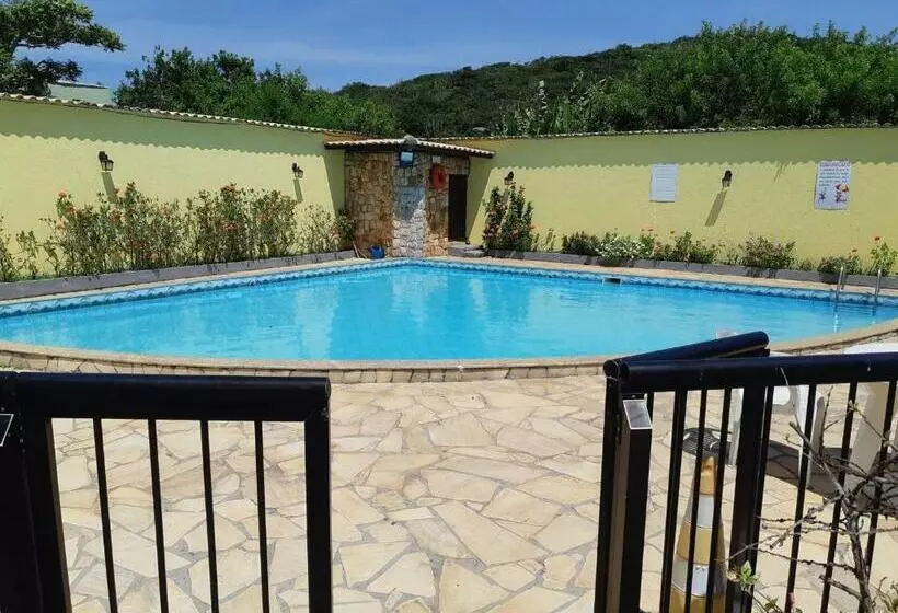 Casa Aconchegante Com Simplicidade, Funcionalidade E Privacidade
