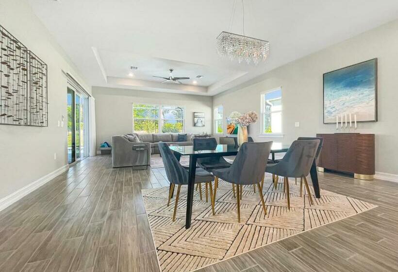 New House In Naples Reserve, Heated Pool. Close To 5th Ave, Marco Island, Beach