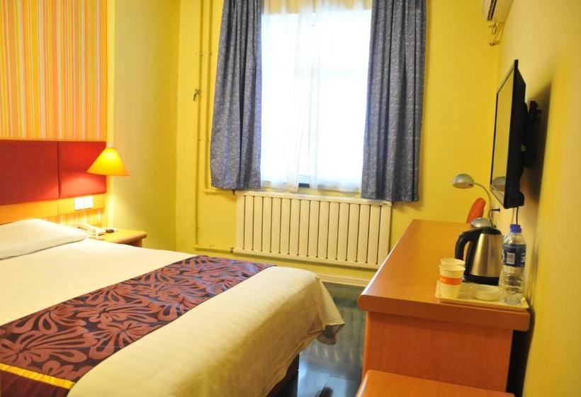 בית מלון כפרי Home Inn Dalian Railway Station