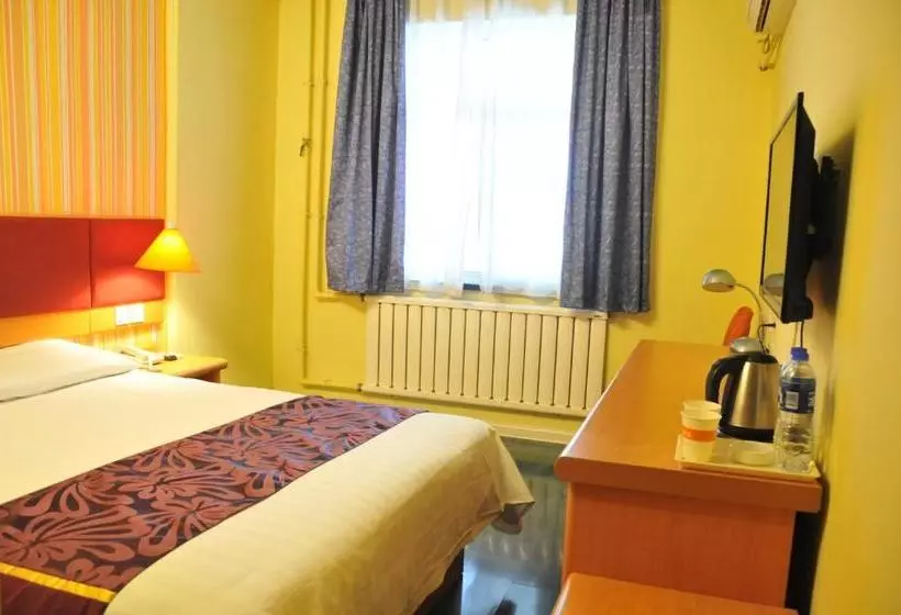 هتل Home Inn Dalian Railway Station