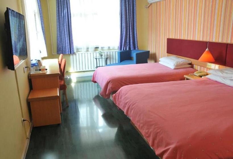 בית מלון כפרי Home Inn Dalian Railway Station