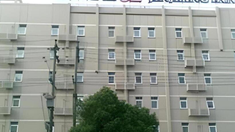 בית מלון כפרי Jinjiang Inn Yueyang Railway Station