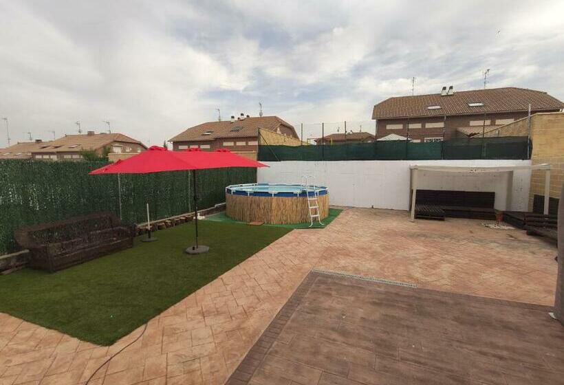 Warner,piscina, Aire Ac, Barbacoa, Chillout, 400m Patio