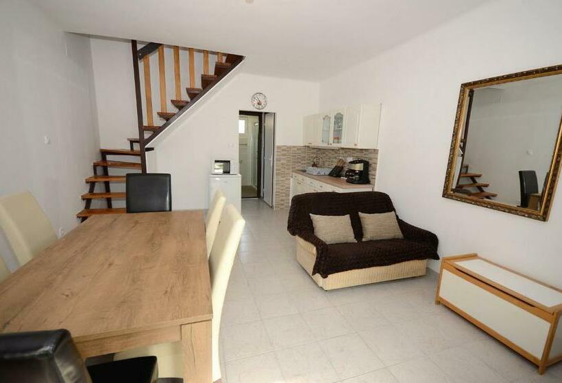 Kenderhordó Pihenőház