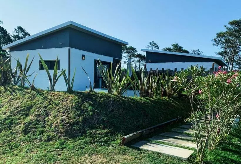 Los Bungalows