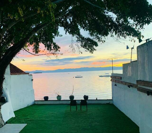 Oceanfront Scuba Villa