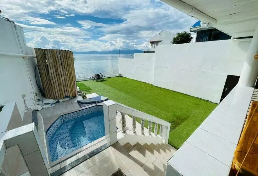 Oceanfront Scuba Villa