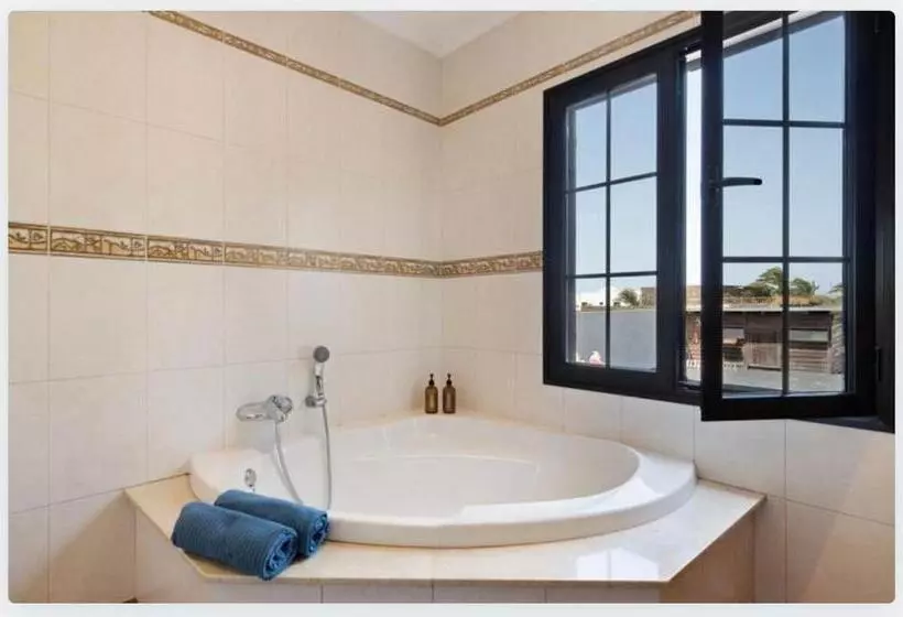 Villa Petronila Tías, Lanzarote