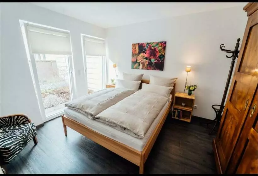 Weinreisedomizil Mit Eigenem Garten Und Parkplatz