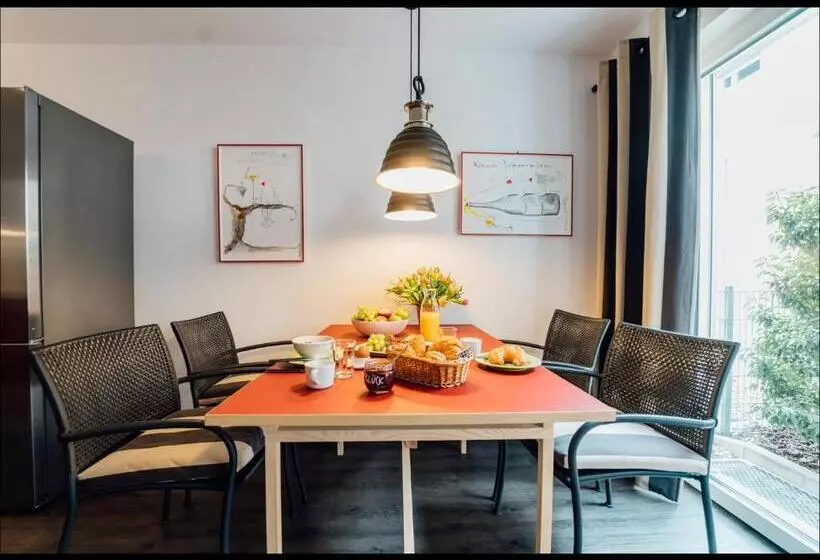 Weinreisedomizil Mit Eigenem Garten Und Parkplatz