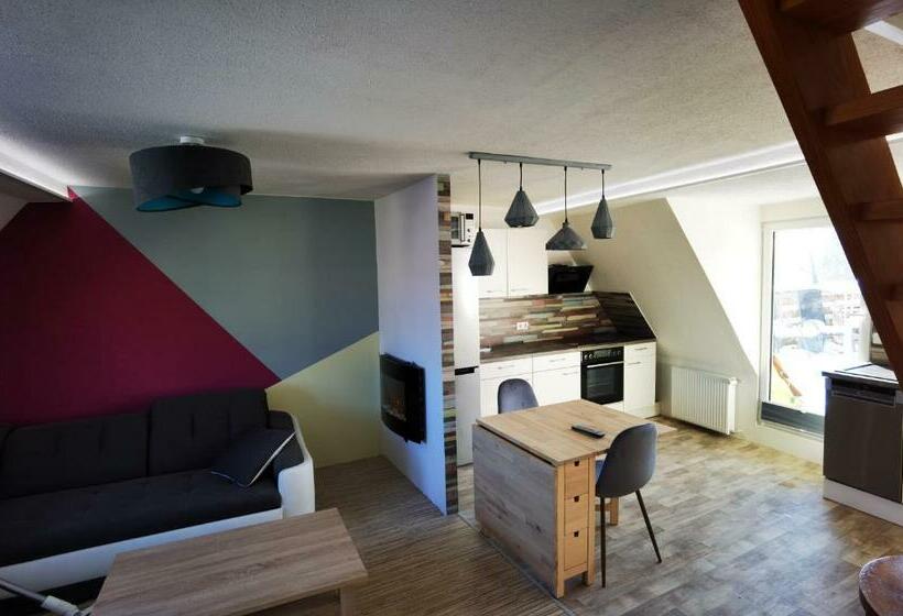 Gemütliche Dachwohnung Mit Kleiner Oder Großer Dachterrasse Nebeneinander