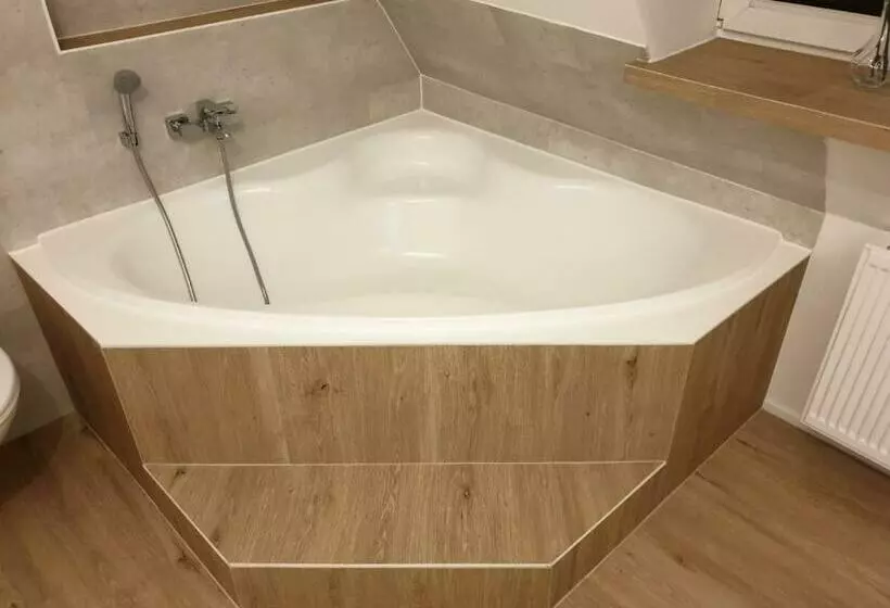 Gemütliche Dachwohnung Mit Kleiner Oder Großer Dachterrasse Nebeneinander